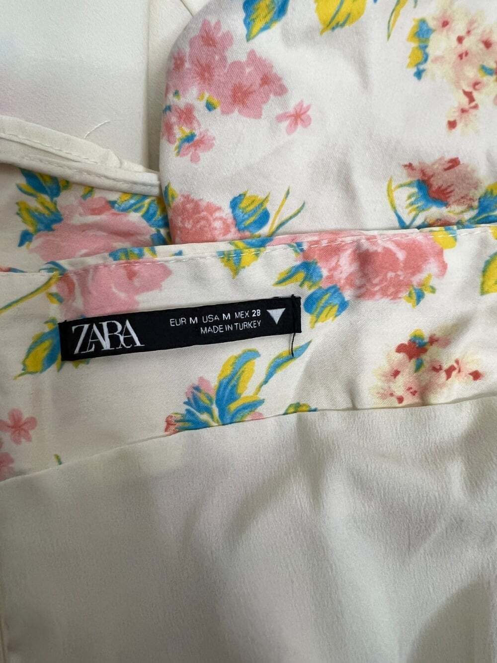 Zara Floral Mini Skirt Size M Pink Rose Ruffle Drop Waist High Rise Cottagecore - Picture 4 of 4